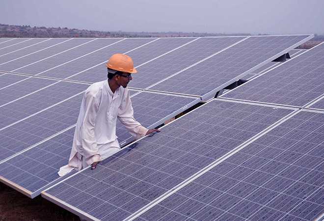 प्रधानमंत्री मोदी की सौर कूटनीति: उपलब्धियां और चुनौतियां